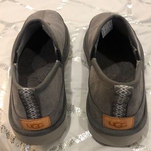 Mens size 10 UGG slippers LIKE NEW
